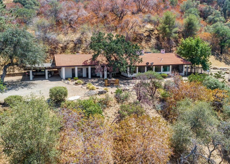 Scenic Spanish Rancho - Breathtaking Views Трі-Риверс Екстер'єр фото